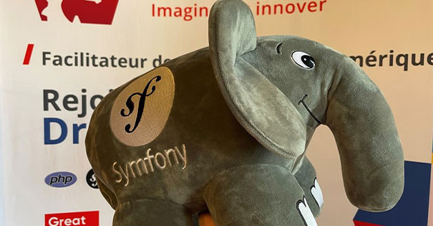 Peluche éléphant, mascotte du Symfony Live 2022