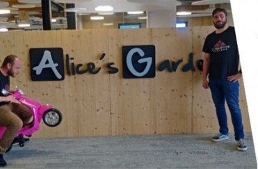 L'équipe Webnet chez Alice's Garden, client de l'agence de Lille.